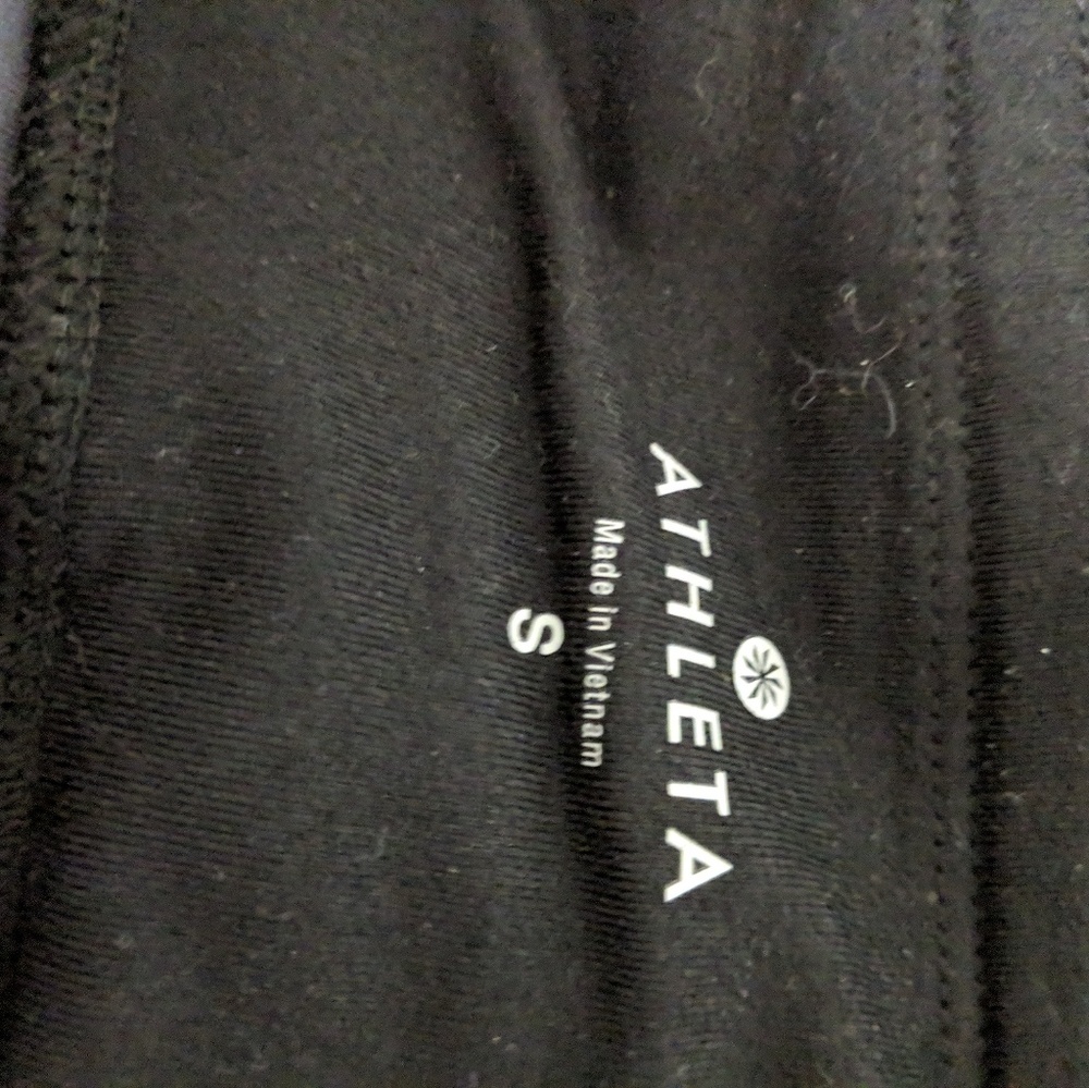 Athleta Black Patterned Chatarunga Capris Crops - image 5